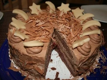 Torten: Trüffeltorte mit einem Hauch von Zimt - unsere Weihnachtstorte - Bilder sind on - - Rezept - Bild Nr. 2