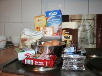 Torten: Trüffeltorte mit einem Hauch von Zimt - unsere Weihnachtstorte - Bilder sind on - - Rezept - Bild Nr. 6