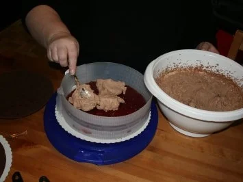 Torten: Trüffeltorte mit einem Hauch von Zimt - unsere Weihnachtstorte - Bilder sind on - - Rezept - Bild Nr. 20