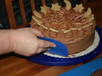 Torten: Trüffeltorte mit einem Hauch von Zimt - unsere Weihnachtstorte - Bilder sind on - - Rezept - Bild Nr. 46