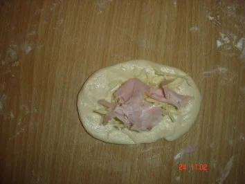 Rezept: Peinirli, gefuellte Teigschiffchen Peinirli, gefuellte Teigschiffchen - Rezept