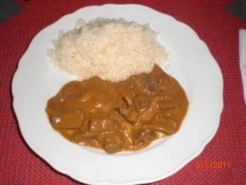 Leber in Tomaten-Rotweinsoße - Rezept