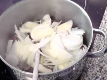 Rezept: Paprika- Zwiebelgulasch Bild Nr. 5 Paprika- Zwiebelgulasch - Rezept - Bild Nr. 5