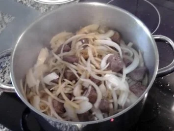 Rezept: Paprika- Zwiebelgulasch Bild Nr. 6 Paprika- Zwiebelgulasch - Rezept - Bild Nr. 6