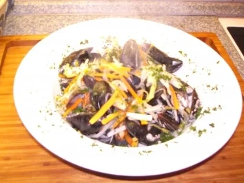 Muscheln im Gemüsesud - Rezept