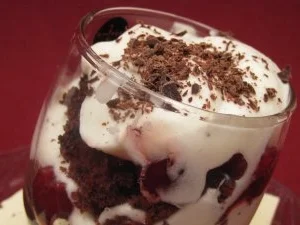 Schwarzwälder Kirschtorte im Glas - Rezept