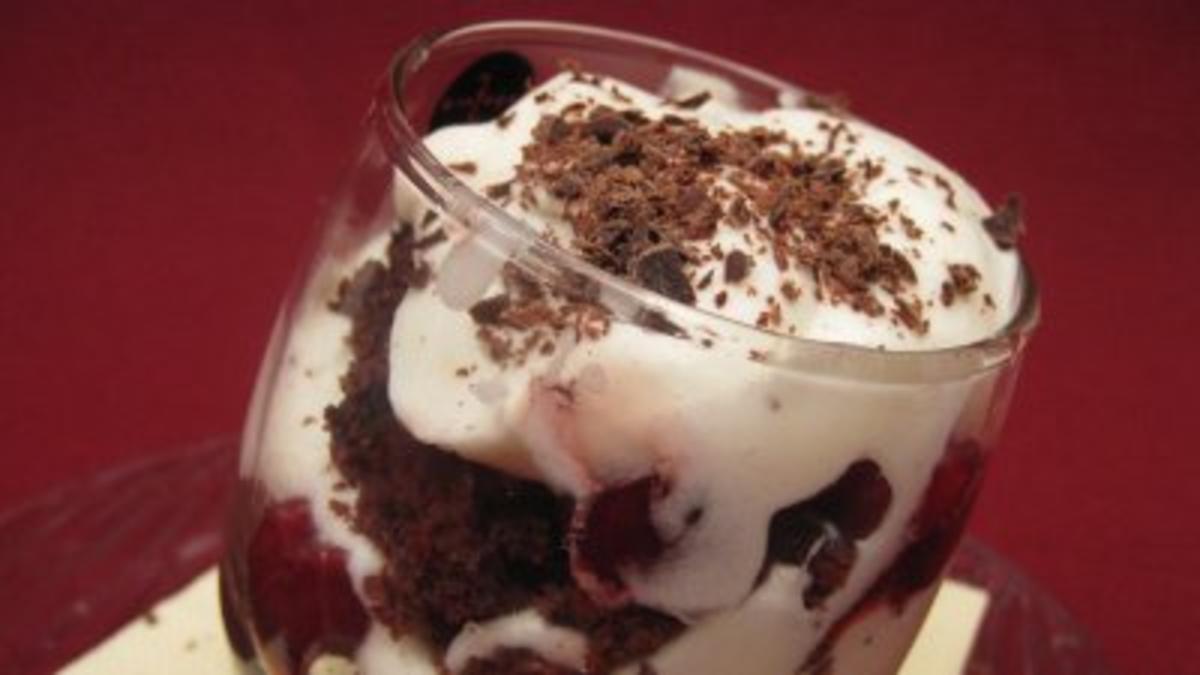Schwarzwälder Kirschtorte im Glas - Rezept - kochbar.de