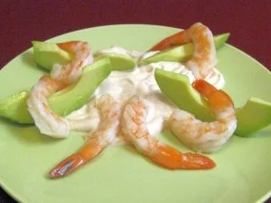 Rezept: Krabbencocktail auf Avocadostreifen Krabbencocktail auf Avocadostreifen - Rezept