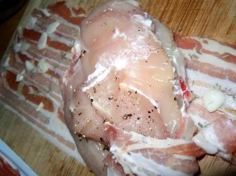 Hähnchenbrust (gefüllt) im Speckmantel auf Champagner-Rahm-Wirsing mit Süsskartoffelpüree - Rezept - Bild Nr. 3