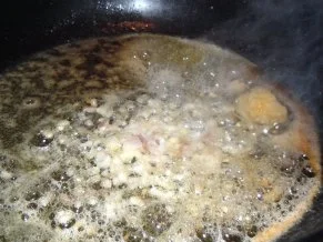 Hähnchenbrust (gefüllt) im Speckmantel auf Champagner-Rahm-Wirsing mit Süsskartoffelpüree - Rezept - Bild Nr. 6