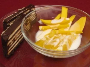 Rezept: Kalter Hund mit frischen Früchten und Kokosnussdressing Kalter Hund mit frischen Früchten und Kokosnussdressing - Rezept