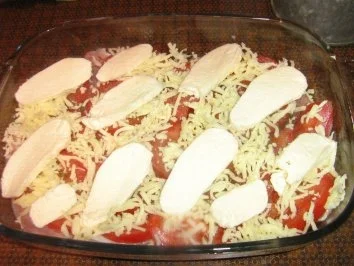 Rezept: Putenschnitzelchen unter einer Tomaten-Mozzarella-Kruste Bild Nr. 5 Putenschnitzelchen unter einer Tomaten-Mozzarella-Kruste - Rezept - Bild Nr. 5