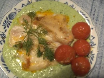 Scholle in einer kalten  Gurkenschaumcrem und gedünsteten Tomätchen - Rezept