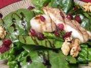 Doradenfilets auf Blattsalat mit Orangen-Walnuss-Cranberry-Vinaigrette - Rezept