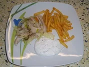 Rezept: Hähnchen Kebab, gebratenes Hühnerkeulenfleisch in pikanter Gemüsemischung Hähnchen Kebab, gebratenes Hühnerkeulenfleisch in pikanter Gemüsemischung - Rezept