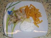 Hähnchen Kebab, gebratenes Hühnerkeulenfleisch in pikanter Gemüsemischung - Rezept