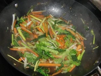 Gemüse :  Wok-Pfanne mit viel Gemüse, Reisnudeln und Rinderstreifen - Rezept - Bild Nr. 4