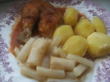 Hähnchen  in Tomaten gebacken mit  Schwarzwurzelgemüse Salzkartoffeln und - Rezept