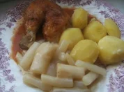 Hähnchen  in Tomaten gebacken mit  Schwarzwurzelgemüse Salzkartoffeln und - Rezept