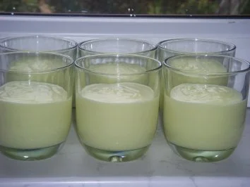 Rezept: ZITRONENCREME MIT GRANATAPFELGELEE Bild Nr. 3 ZITRONENCREME MIT GRANATAPFELGELEE - Rezept - Bild Nr. 3