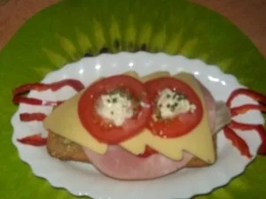 Irenes  schnelles rustikales Vollkornbrötchen mit Belag - Rezept