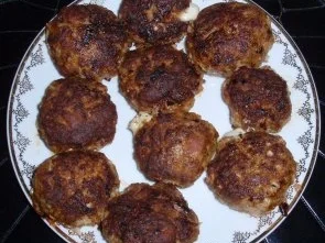 Rezept: Fleischpflanzerl mit Mozzarellafüllung Bild Nr. 8 Fleischpflanzerl mit Mozzarellafüllung - Rezept - Bild Nr. 8