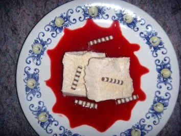 Zimtparfait auf Himbeerspiegel - Rezept