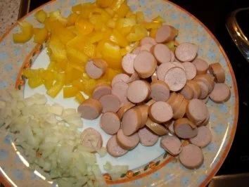 Rezept: Würstchengulasch Bild Nr. 2 Würstchengulasch - Rezept - Bild Nr. 2