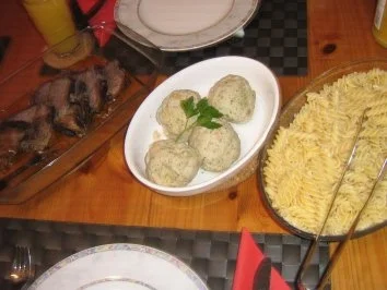 Sauerbraten in Senfsoße mit Semmelknödel und Endiviensalat - Rezept - Bild Nr. 5