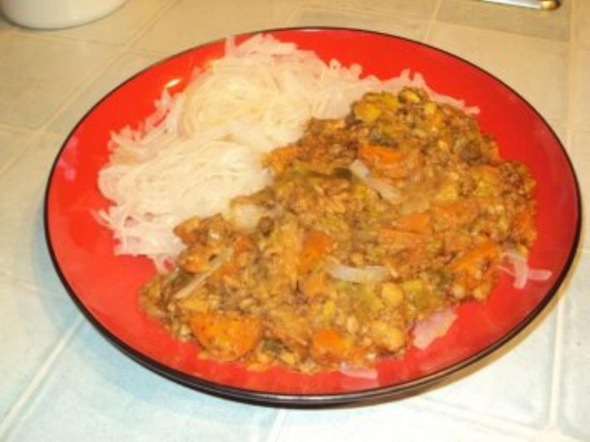 Fisch in Erdnuß-Sauce mit Glasnudeln - einfach - 92 kcal/100g