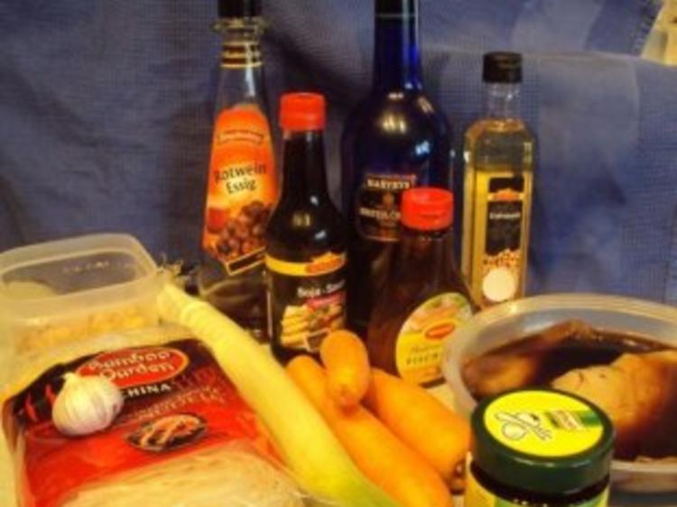 Fisch in Erdnuß-Sauce mit Glasnudeln - einfach - 92 kcal/100g