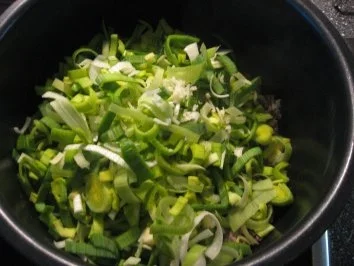 Rezept: Hack-Käse-Lauch-Suppe Bild Nr. 6 Hack-Käse-Lauch-Suppe - Rezept - Bild Nr. 6