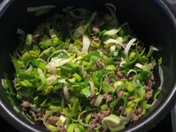 Rezept: Hack-Käse-Lauch-Suppe Bild Nr. 7 Hack-Käse-Lauch-Suppe - Rezept - Bild Nr. 7