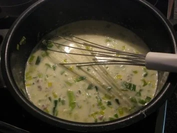 Rezept: Hack-Käse-Lauch-Suppe Bild Nr. 12 Hack-Käse-Lauch-Suppe - Rezept - Bild Nr. 12