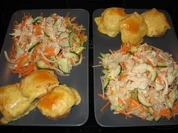 Gemischter Rohkostsalat mit überbackenen Vollkorn-Käsebrötchen - Rezept