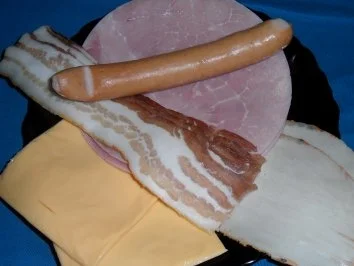 Rezept: Knusprige Croissants mit Wurst und Käse gefüllt Bild Nr. 4 Knusprige Croissants mit Wurst und Käse gefüllt - Rezept - Bild Nr. 4