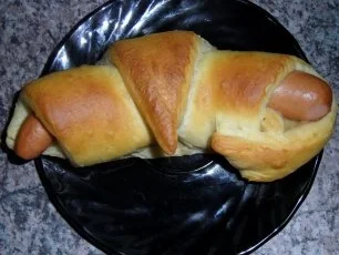 Rezept: Knusprige Croissants mit Wurst und Käse gefüllt Bild Nr. 6 Knusprige Croissants mit Wurst und Käse gefüllt - Rezept - Bild Nr. 6