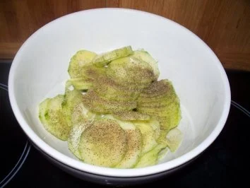 Gurkensalat ohne Sahne - Rezept - Bild Nr. 6