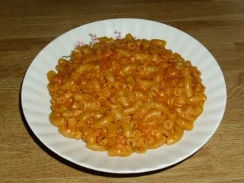 Fleischwurst-Rahm Bolognese-Nudeln - Rezept