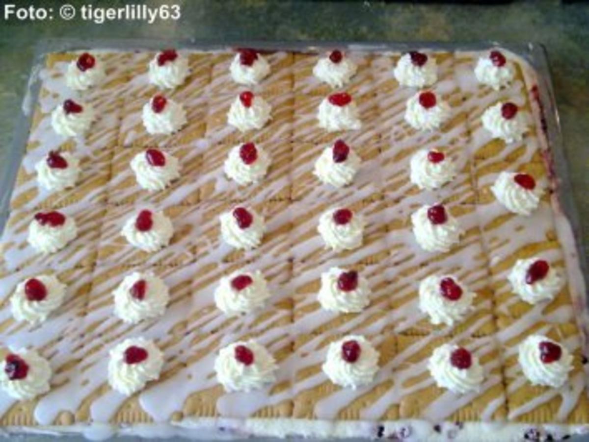 Bilder für Preiselbeer-Butterkeks-Kuchen - Rezept