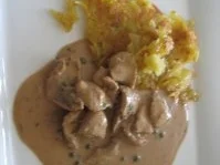 Geschnetzeltes an Pfeffersauce mit Rösti - Rezept