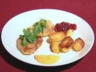 Rezept: Schnitzel mit Bratkartoffeln und Preiselbeeren (Thorsten Nindel) Schnitzel mit Bratkartoffeln und Preiselbeeren (Thorsten Nindel) - Rezept