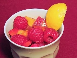 Salat aus roten Früchten (Allegra Curtis) - Rezept