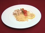 Rezept: Arrangement von Seeteufel und Cappellini mit provenรงalischen Krรคutern (Davorka Tovilo) Arrangement von Seeteufel und Cappellini mit provenรงalischen Krรคutern (Davorka Tovilo) - Rezept