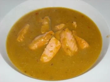 Steckrüben-Cremesuppe mit Lachsstreifen - Rezept
