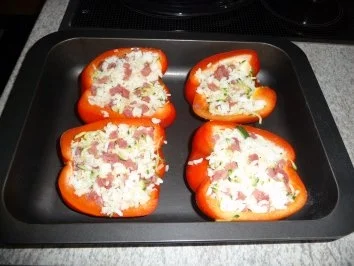 "W W" Wenig Werte Rezepte : Mit Käse überbackene gefüllte Paprikaschoten - Rezept - Bild Nr. 3