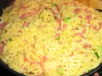 Rezept: Käsespätzle mit Schinkenstreifen Bild Nr. 5 Käsespätzle mit Schinkenstreifen - Rezept - Bild Nr. 5