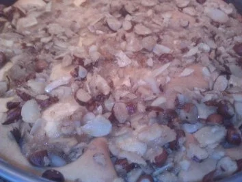 Apfelkuchen mit karamellisierten Nüssen - Rezept - Bild Nr. 2