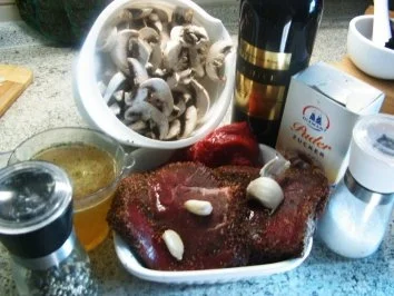 Rezept: Rindersteak mit Rotweinsoße Bild Nr. 2 Rindersteak mit Rotweinsoße - Rezept - Bild Nr. 2