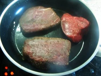 Rezept: Rindersteak mit Rotweinsoße Bild Nr. 4 Rindersteak mit Rotweinsoße - Rezept - Bild Nr. 4